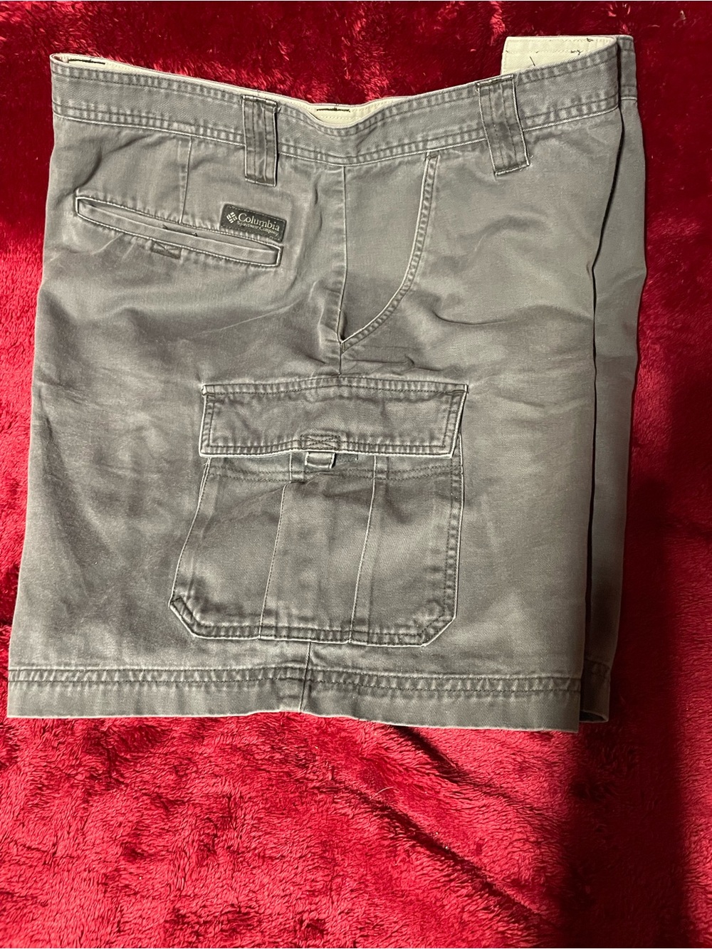 Columbia Men's Gray Cargo Shorts with Front Flap Pocket
